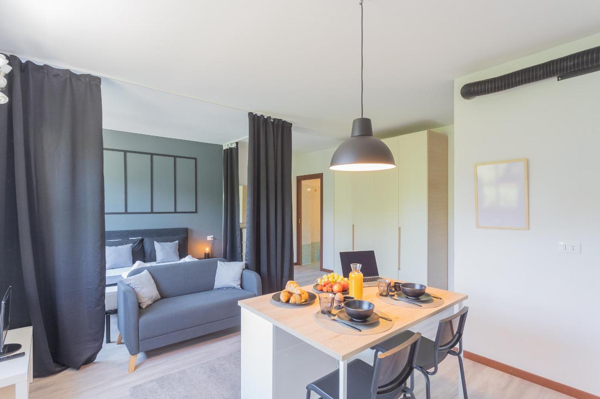 Black Loft Como By Rent All โกโม ภายนอก รูปภาพ
