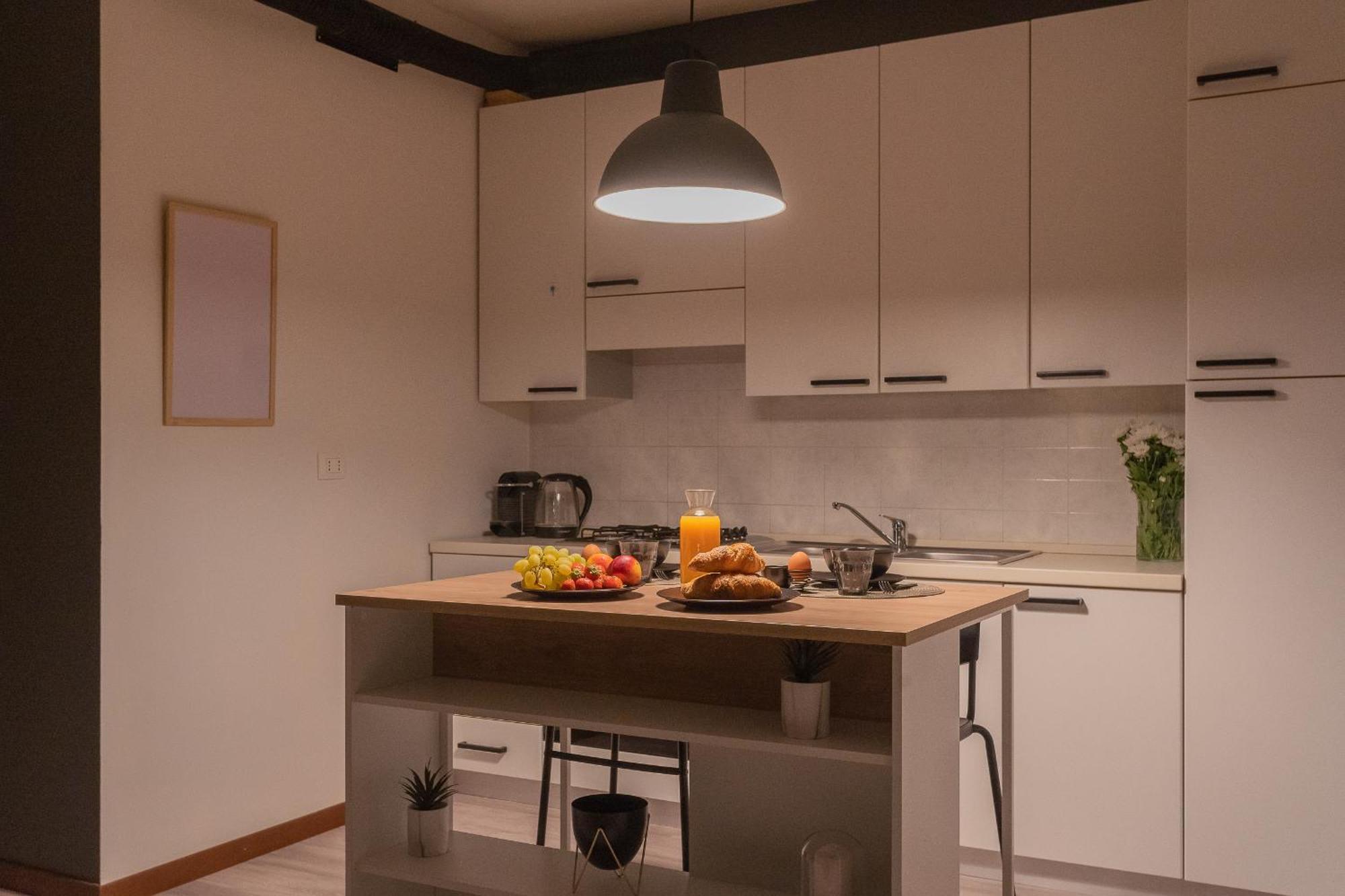 Black Loft Como By Rent All โกโม ภายนอก รูปภาพ