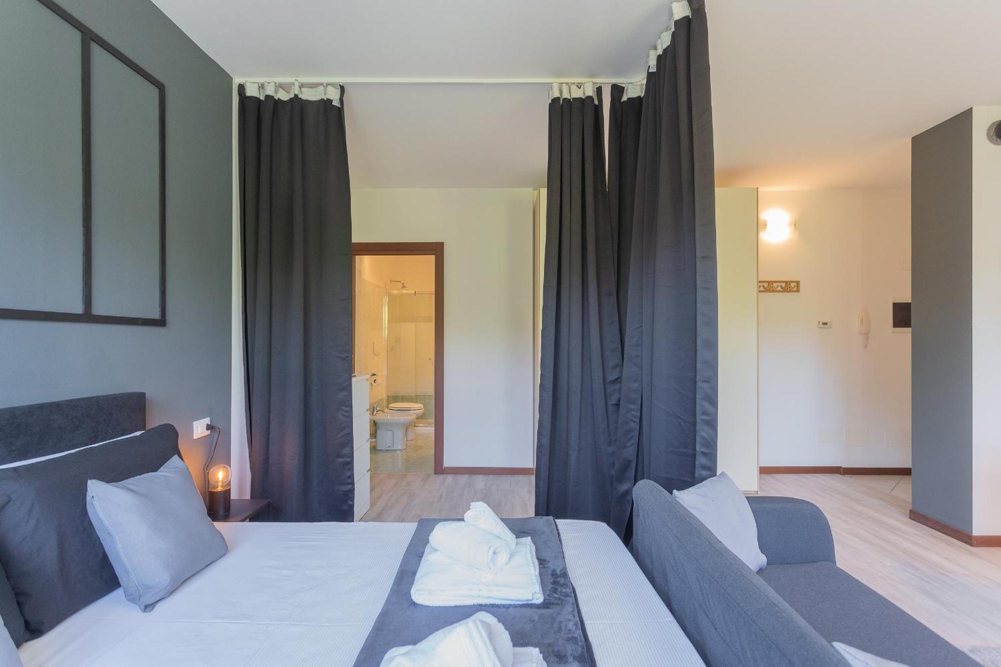 Black Loft Como By Rent All โกโม ภายนอก รูปภาพ