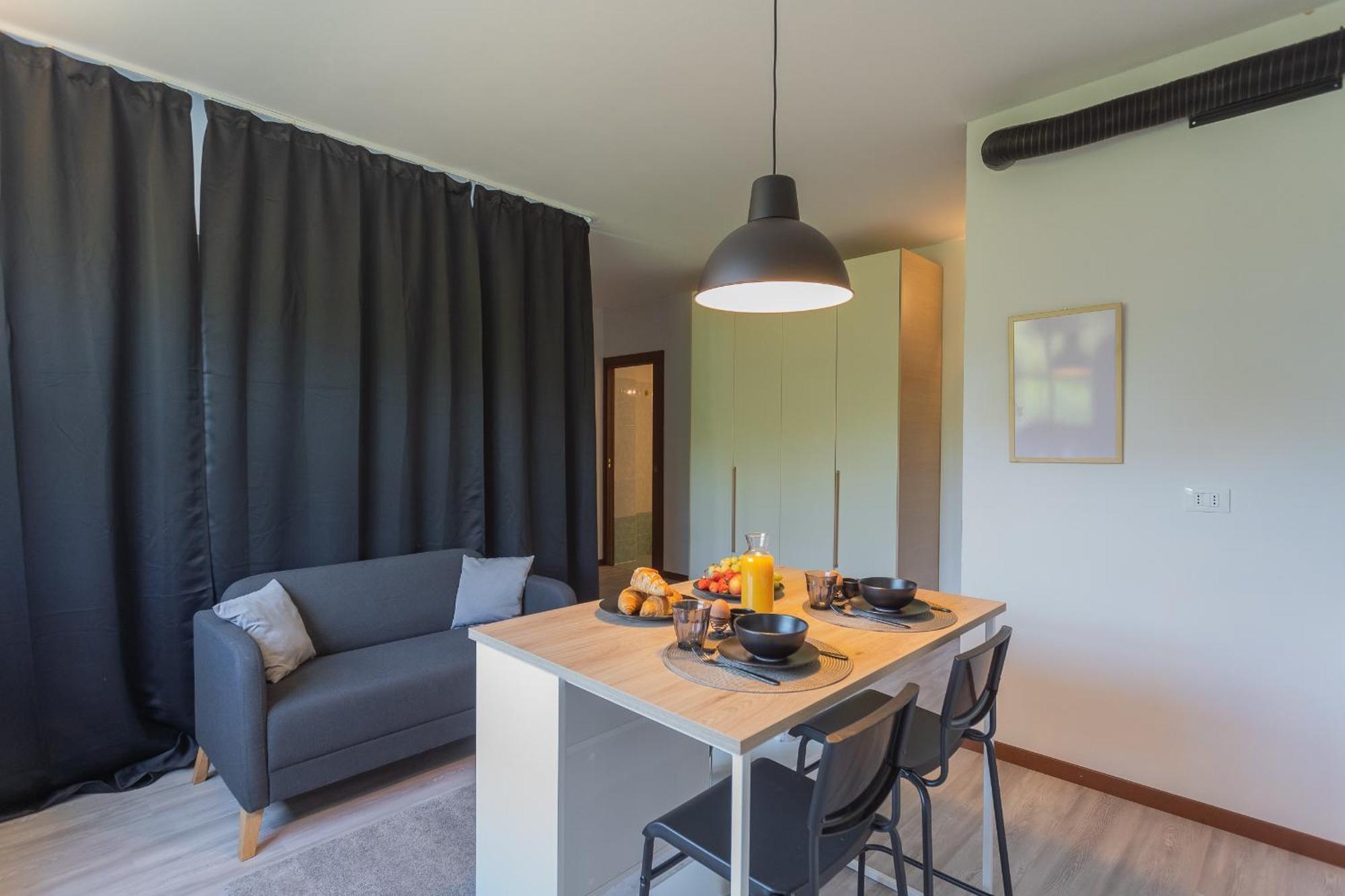 Black Loft Como By Rent All โกโม ภายนอก รูปภาพ