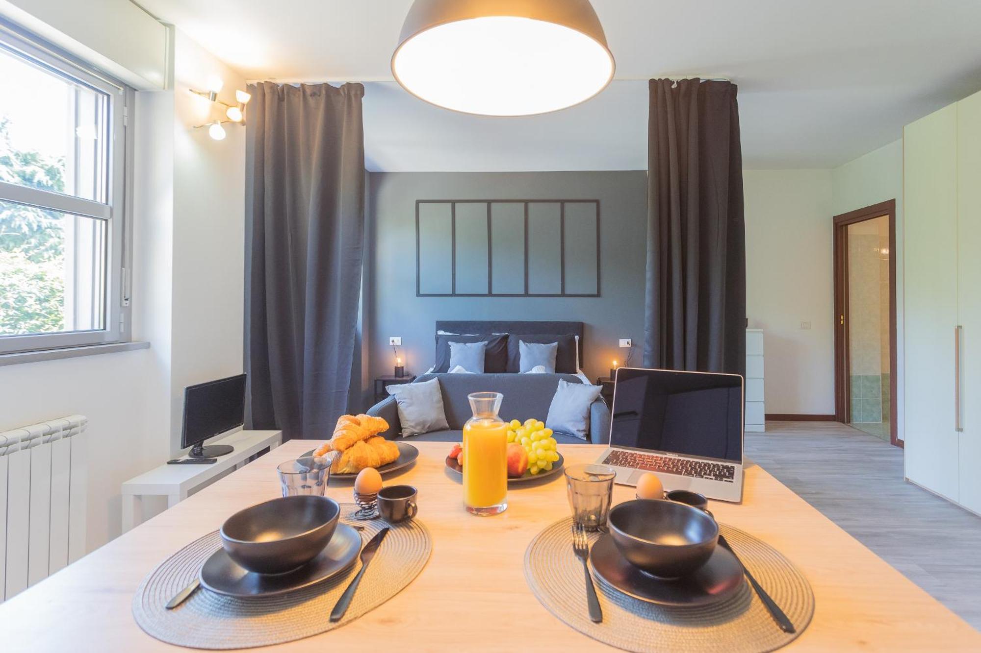 Black Loft Como By Rent All โกโม ภายนอก รูปภาพ